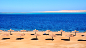 Ägypten Rotes Meer Hurghada leerer Strand Foto iStock MuYeeTing.jpg